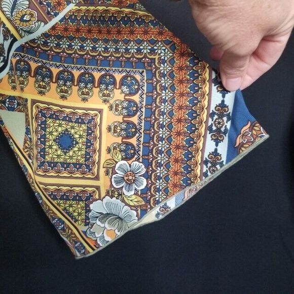 THE PYRAMID COLLECTION Floral Patchwork NWT Wrap Blouse Top Size XS - Picture 3 of 8